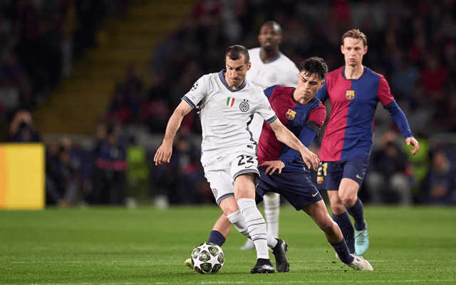 勇士圣诞互动库明加送队友上场时间，波杰姆斯基赠库里高尔夫之旅（勇士队圣诞互赠礼：库明加给队友“上场时间”，波杰姆斯基送库里高尔夫之行）