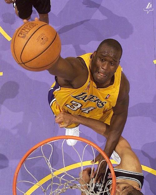 阿斯：英超俱乐部在密切关注罗克，他可能回归巴西11月大名单（阿斯：多家英超队紧盯罗克，有望重返巴西队11月大名单）