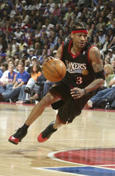 火药味十足，费内巴切与加拉塔萨雷在德比战赛前热身爆发冲突（德比未开先火：费内巴切与加拉塔萨雷赛前热身爆发冲突）