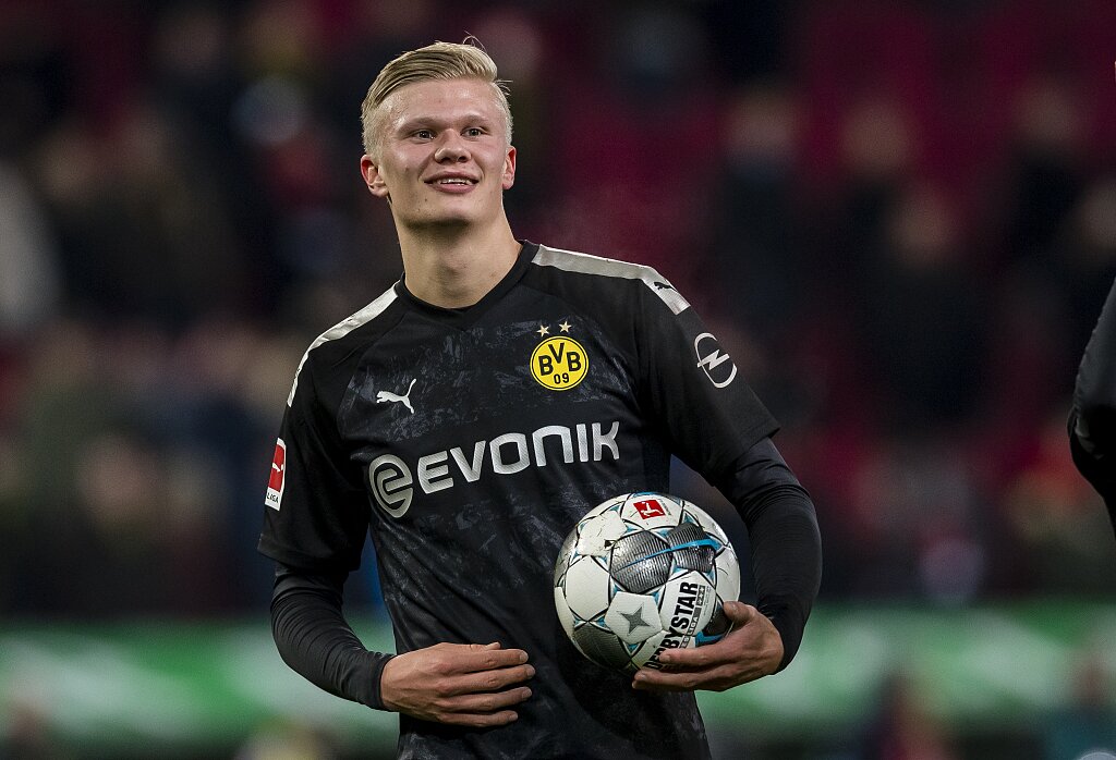 足协杯前瞻：国安时隔7年冲队史第5冠，河南盼成新王创历史（足协杯前瞻：国安时隔七年剑指队史第五冠，河南盼加冕新王改写历史）