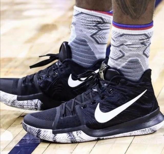 这是中后卫？范德芬长途奔袭神似孙兴慜的普斯卡什奖进球（中卫也能这样？范德芬长途奔袭复刻孙兴慜普斯卡什神球）