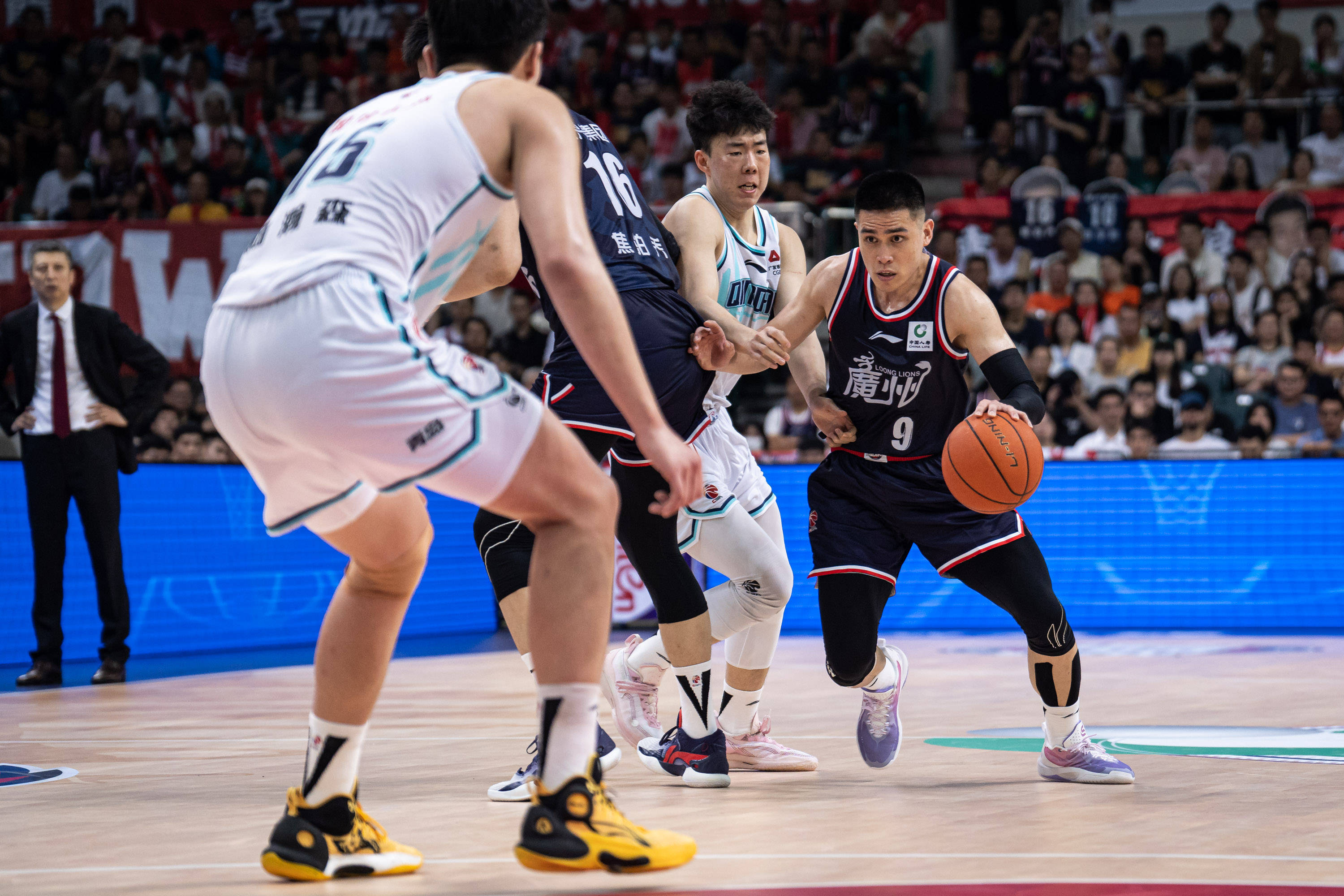 科莫总监：除为帕斯提供比赛与成长环境，我不知道还能做什么（科莫总监：除了给帕斯出场机会和成长土壤，我也想不到还能做什么）