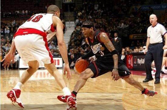 都体：弗拉霍维奇遭遇左腿拉伤，预计将缺阵至今年年底（都灵体育报：弗拉霍维奇左腿拉伤，预计缺席至年末）