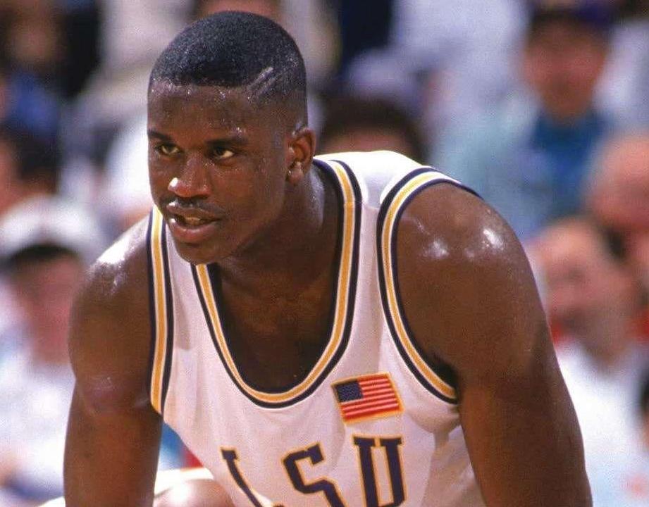 国王杯赛后一瘸一拐离场，安东尼：大家放心，我有时间恢复（国王杯赛后步履蹒跚退场，安东尼：别担心，恢复时间充足）