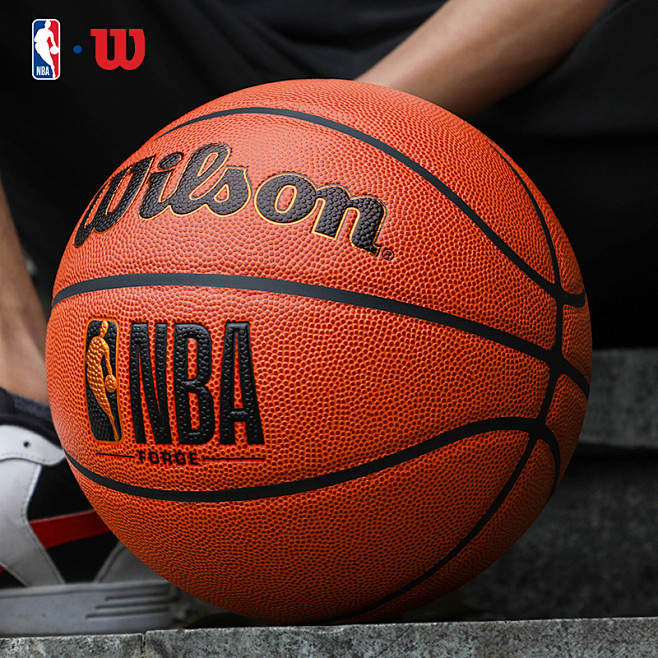 NBA球员专访：詹姆斯谈团队合作（专访詹姆斯：谈NBA团队协作之道）